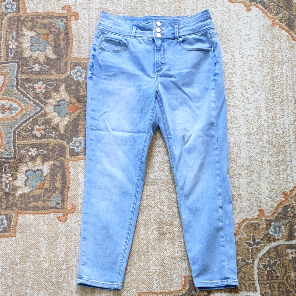 Ann Taylor High Rise Curvy Fit Jeans 12